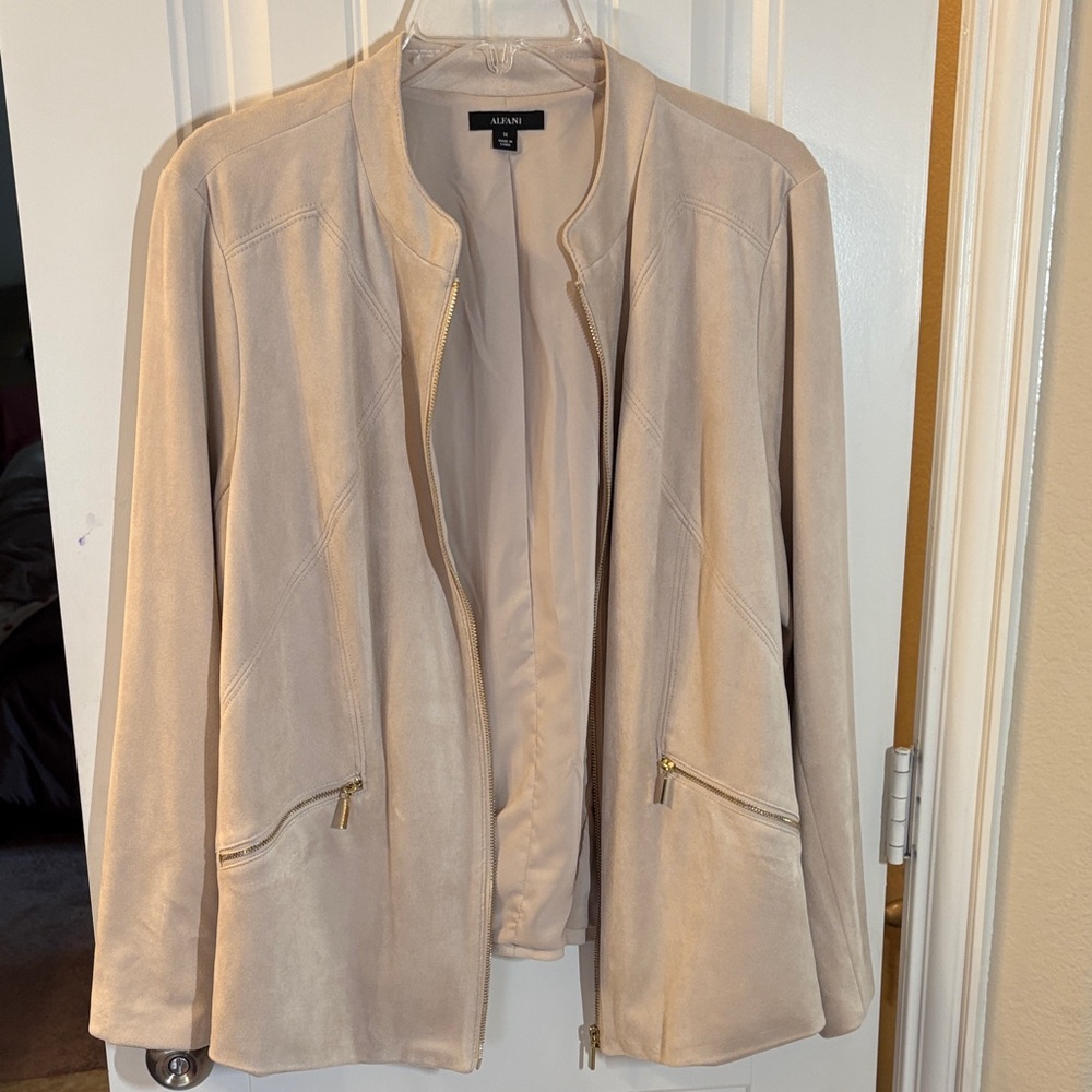 Alfani Beige Women's Blazer with Gold Accents